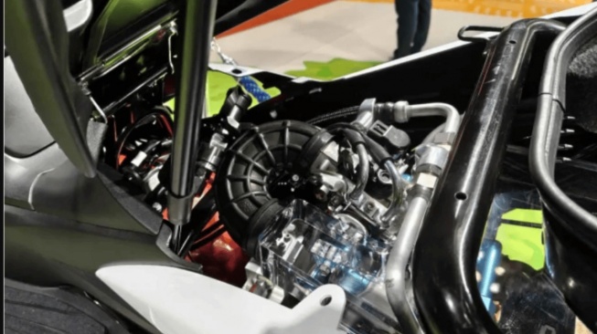 Suzuki Burgman dengan bahan bakar hidrogen (2banh.vn)