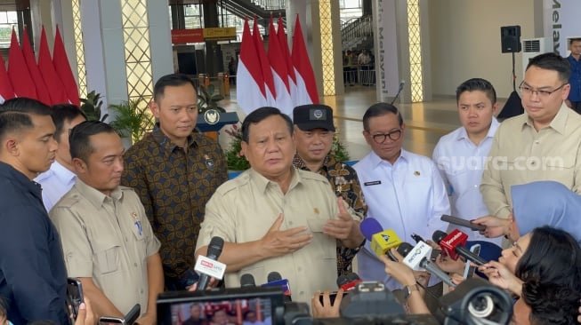 Stop Impor Pakaian Bekas, Prabowo Perintahkan Menteri UMKM Cari Solusi bagi Pedagang Thrifting