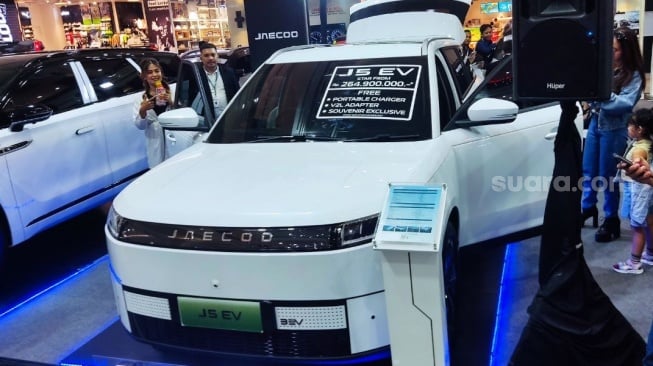 Jaecoo J5 EV menyapa warga Yogyakarta (Suara.com/Gagah Radhitya)