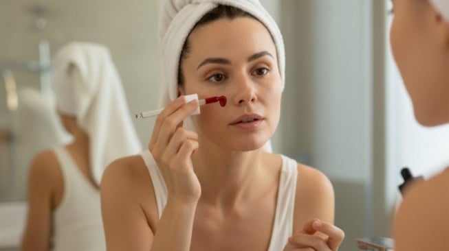 4 Exfoliating Serum untuk Kulit Glowing Maksimal bagi Wanita Usia 30-an