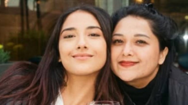 Sabrina Alatas dan sang kakak. [Instagram/@sab_sash]