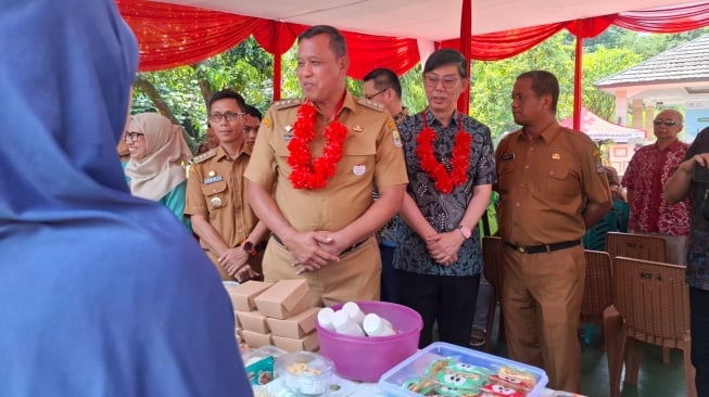 Auto2000 sebagai preferred dealer Toyota di Indonesia, meresmikan Kampung Berseri Astra (KBA) Binaan Auto2000 KBA Jatimelati di Perumahan Puri Gading, Kota Bekasi. (Foto: SUARA.com/Manuel Jeghesta)