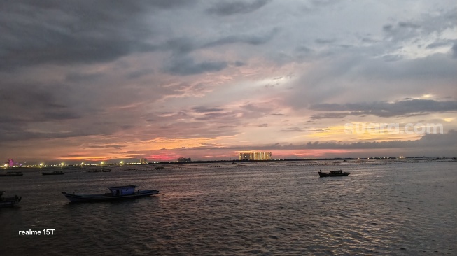 Review hasil kamera Realme 15T 5G. [Suara.com/Dicky Prastya]