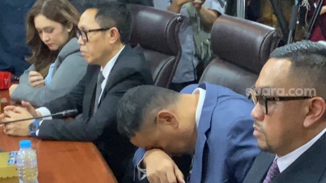 Aktif Lagi di DPR, Tangis Haru Adies Kadir dan Uya Kuya Pecah Usai MKD Nyatakan Tak Langgar Etik