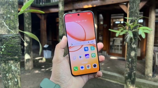Review Realme 15T 5G. [Suara.com/Dicky Prastya]