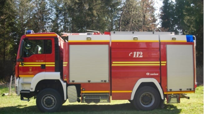 Mereka Tak Hanya Memadamkan Api, Tapi Menjaga Hidup yang Hampir Padam