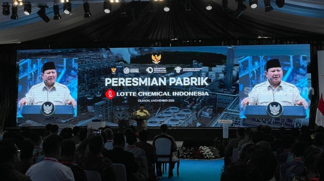 Resmikan Pabrik Lotte Chemical Indonesia, Prabowo Ingat Prestasi Jokowi Lobi Pimpinan Korea