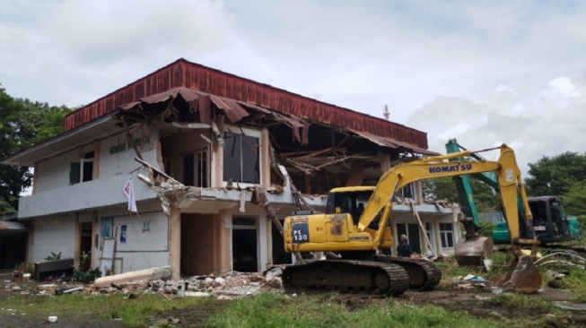 Eksekusi Gedung Hamrawati di Jalan AP Pettarani pada Bulan Februari 2025 [Foto: celebesmedia.id]