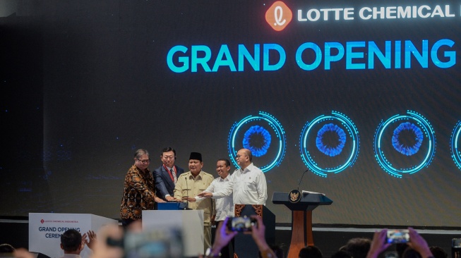 Dapat Tax Holiday, Bahlil Pastikan PT Lotte Chemical Indonesia Perluas Pabrik di Cilegon