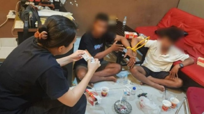 Omzet Ratusan Juta! Sindikat SIM Palsu di Kolaka Dibongkar, Pelaku Masih Muda