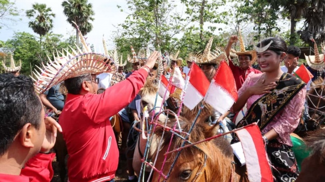 Hasto: PDIP Dorong Rote Ndao Jadi Pusat Riset Komoditas Rakyat, Kagum pada Tradisi Kuda Hus