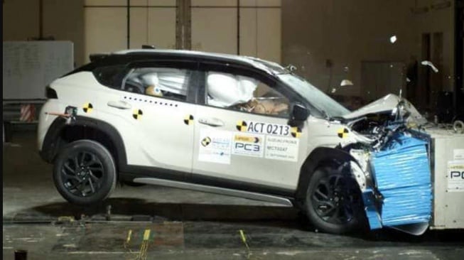 Suzuki Fronx saat di uji tabrak (ASEAN NCAP)