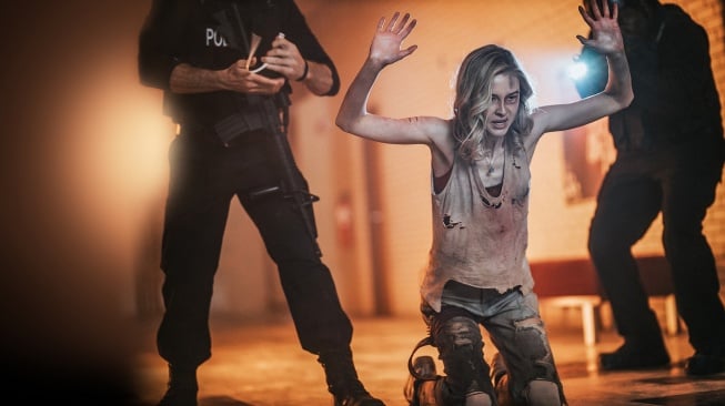 Film Run Hide Fight yang dibintangi Isabel May akan tayang Jumat (7/11/2025) malam ini pukul 21.00 WIB di Trans TV. [YouTube]