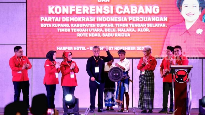 Sekjen PDIP Hasto Ingatkan Spirit Pengasingan Bung Karno di Konferda NTT