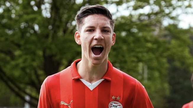 Baru 17 Tahun! Cucu Orang Jakarta Ini On Fire di Klub Besar Belanda