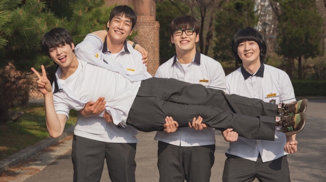 Film The First Ride: Komedi Chaos, Persahabatan Hangat, dan Twist Emosional yang Tak Disangka