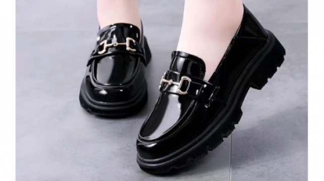5 Rekomendasi Sepatu Docmart Wanita yang Lagi Hits, Bikin Penampilan Makin Kece!