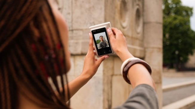 FUJIFILM instax mini LiPlay+. [FUJIFILM]