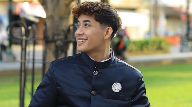 Siapa Mas Gunawan? Kontennya Dikecam karena Pamer Kemesraan dengan Anak SMP