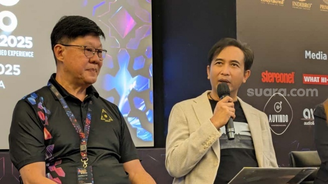 Satrio Yudi Wahono (Piyu) Padi Reborn di pembukaan acara IHEAC Jakarta International Audio Video Show (JIAVS) 2025 di Fairmont Jakarta, Jumat, 7 November 2025.