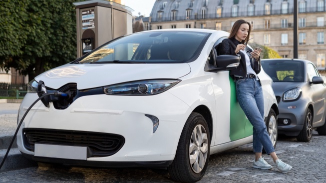 5 Mobil Listrik Seharga Harley Davidson yang Sporty dan Canggih