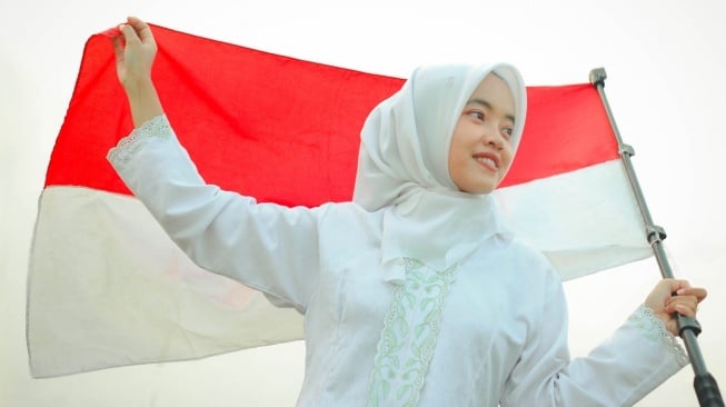 10 Sunscreen Lokal Terbaik yang Ringan untuk Upacara Hari Pahlawan