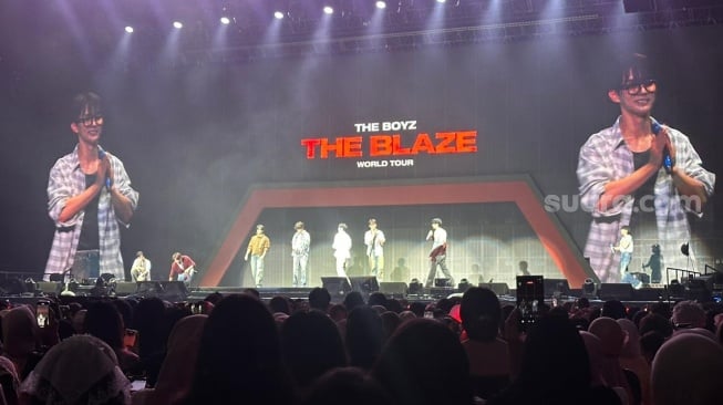 The Boyz sukses menggelar konser bertajuk 'THE BOYZ <THE BLAZE> WORLD TOUR in JAKARTA' di Indonesia Convention Exhibition (ICE), BSD City, Tangerang pada Sabtu, 8 November 2025. [Suara.com/Sumarni]