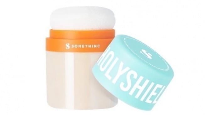 3 Rekomendasi Sunscreen Powder untuk Mengontrol Minyak, Praktis buat Touch Up