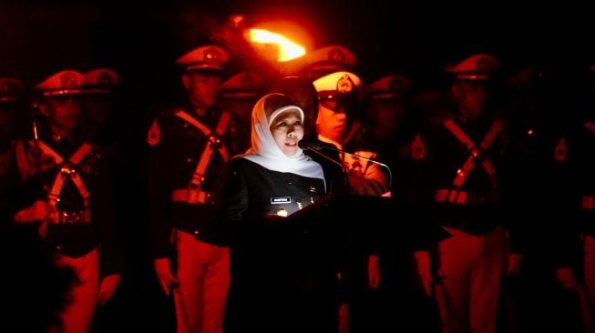 Pimpin Apel Kehormatan Hari Pahlawan 2025, Gubernur Khofifah Ajak Lanjutkan Pengabdian