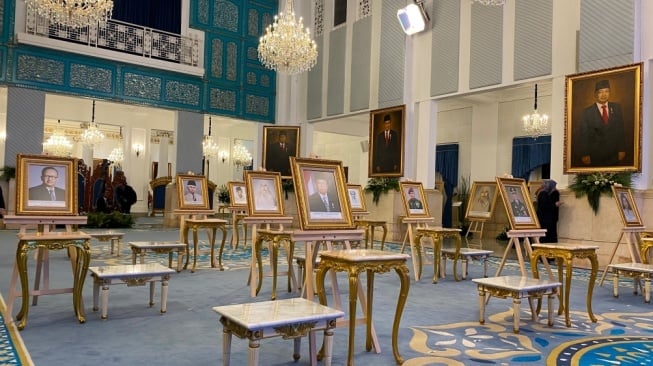 Foto Soeharto, Gus Dur, dan Marsinah Berjejer di Istana Jelang Penganugerahan Pahlawan Nasional