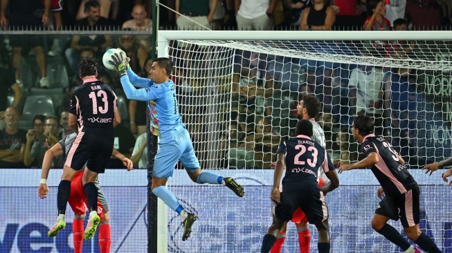 Cremonese Kalah Tipis, Statistik Emil Audero Bikin Kagum: 5 Penyelamatan Krusial