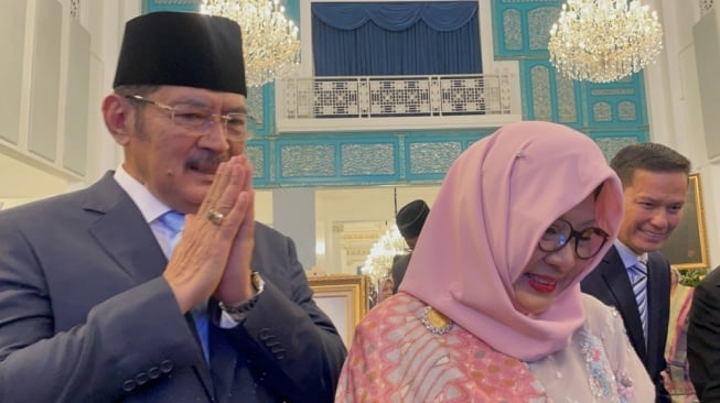 Anak Presiden ke-2 RI Soeharto, Siti Hardijanti Rukmana atau Tutut Soeharto dan Bambang Trihatmodjo menghadiri upacara penganugerahan gelar pahlawan nasional di Istana Negara, Jakarta, Senin (10/11/2025). [Suara.com/Novian]