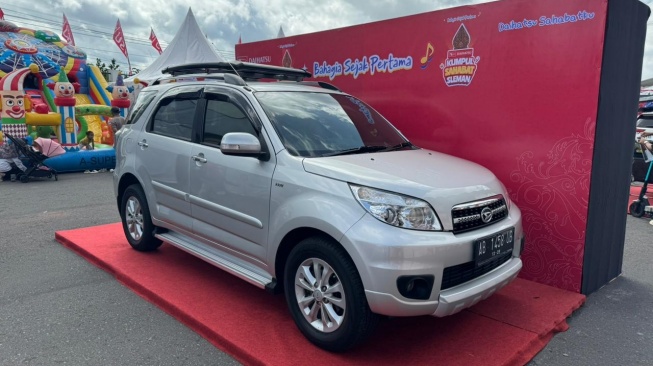 Daihatsu Terios Tampil Klimis Layaknya Mobil Baru di Sleman