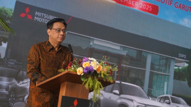 Direktur Sales & Marketing Division PT MMKSI, Irwan Kuncoro saat meresmikan diler Mitsubishi pertama di Garut, Jawa Barat pada Selasa (11/11/2025). [Dok MMKSI]