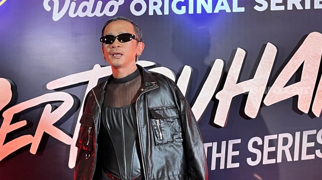 Aming di acara jumpa pers film Pertaruhan The Series 3 di kawasan Cikini, Jakarta Pusat pada Selasa, 11 November 2025. [Rena Pangesti/Suara.com]