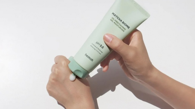 4 Pelembap Berlabel Oil-Free untuk Kamu yang Ingin Lawan Kilap di Zona T Wajah