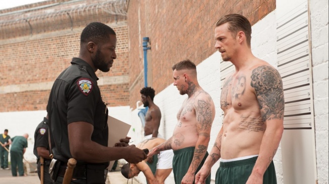 Film The Informer yang dibintangi Joel Kinnaman, Rosamund Pike, dan Clive Owen akan tayang Selasa (11/11/2025) malam ini pukul 21.00 WIB di Trans TV. [YouTube]