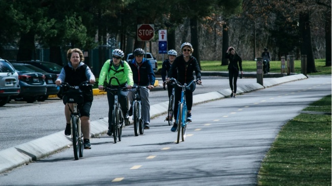 Ilustrasi bersepeda (Pexels)