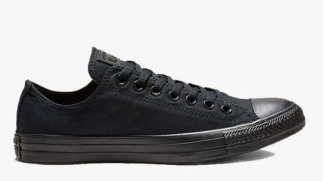  Converse Chuck Taylor All Star Classic. [Converse]
