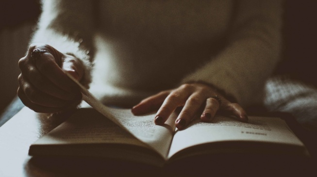 4 Rekomendasi Novel Thriller Indonesia dengan Alur Cerita yang Menegangkan!