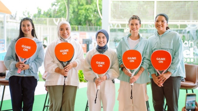 Padel Bukan Lagi Sekadar Tren: Ini Rahasia Perempuan Tetap Glowing dan Percaya Diri di Lapangan!