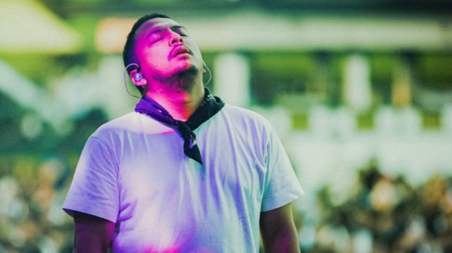 Merajuk? Sal Priadi Berhenti Nyanyi Lagu Sedih Setelah Disuruh Diam