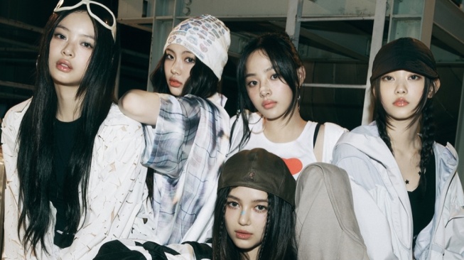 Drama Berakhir, Semua Member NewJeans Putuskan Kembali ke ADOR