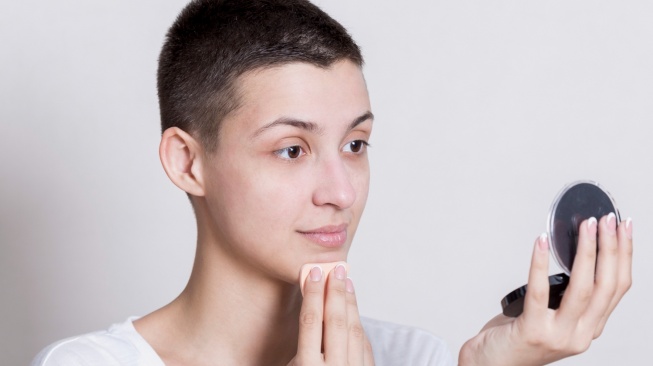 7 Rekomendasi Bedak Padat untuk Kulit Kering dan Kusam agar Melembapkan