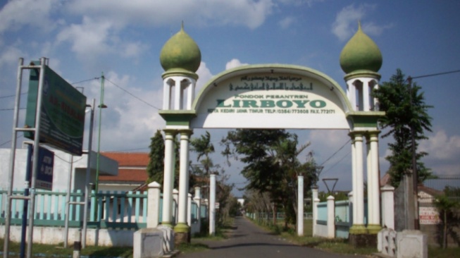 Biaya Masuk Pondok Pesantren Lirboyo, Tempat Gus Elham Menimba Ilmu