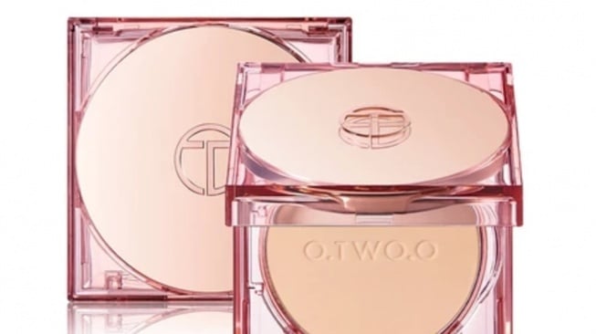 O.TWO.O Face Powder Oil Control (Dok. Shopee)
