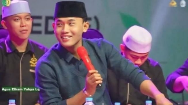 3 Sumber Kekayaan Gus Elham Yahya yang Viral Cium Anak Kecil