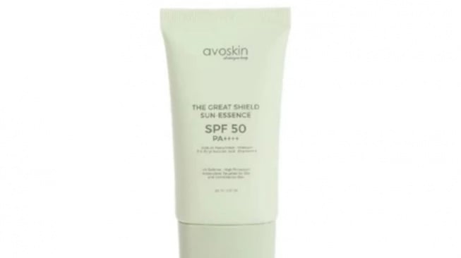 Avoskin The Great Shield Sun Essence SPF 50 PA++++ (Dok. Shopee)