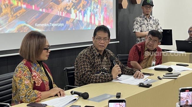 Purbaya Duga Pakaian Bekas Impor RI Banyak dari China, Akui Kemenkeu Lambat Tangani