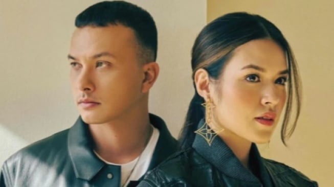 Senderan di Bahu Nicholas Saputra, Raisa Langsung Dijodoh-jodohkan
